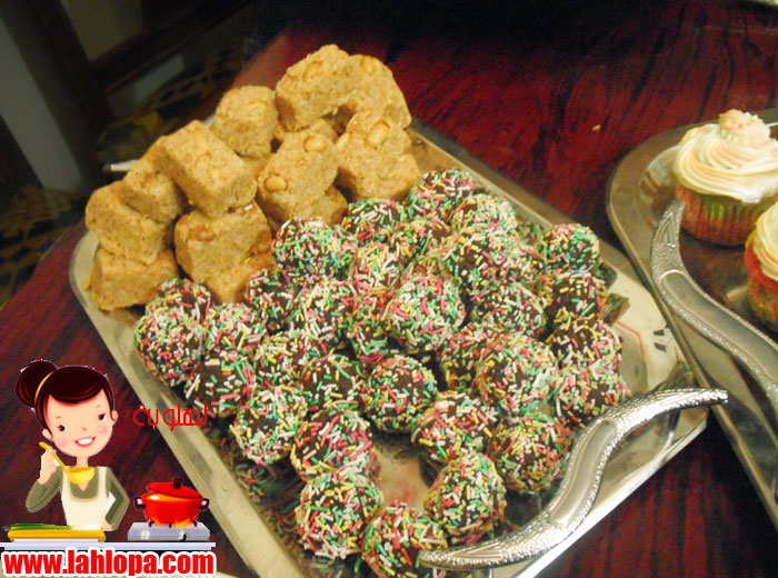 طريقة عمل ترافل كيك او  كرات الكيك بالشيكولاتة